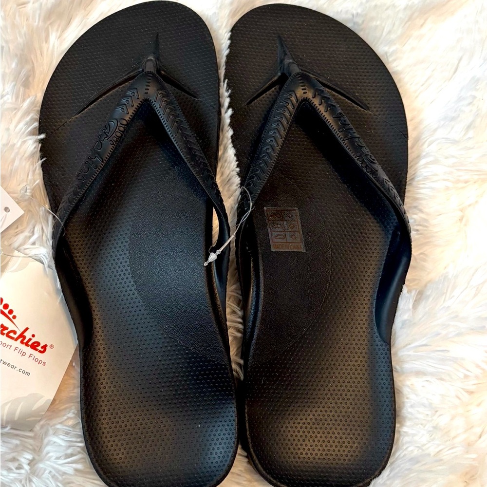 NEW UNISEX Archies Arch Support Sandals
Men’s size 12 OR
Women’s size 11